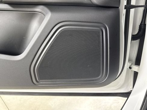 Certified 2023 Porsche Macan AWD/4WD image 34