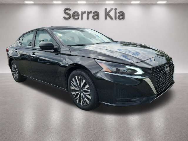 Used 2025 Nissan Altima 2.5 SV FWD image 7