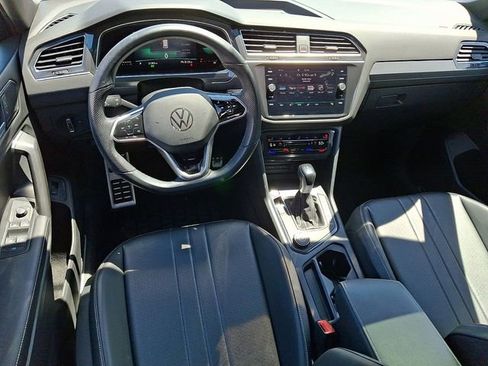 Used 2022 Volkswagen Tiguan SE R-Line AWD/4WD image 2
