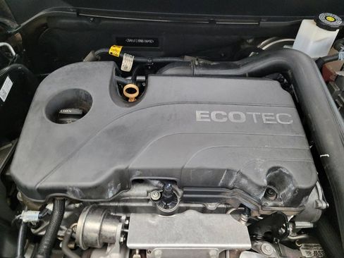 Used 2021 Chevrolet Equinox LS w/ LS Convenience Package FWD image 30