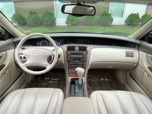 Used 2000 Toyota Avalon XLS image 15