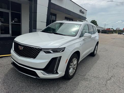 Certified 2024 Cadillac XT6 Luxury w/ LPO, Floor Liner Package AWD/4WD image 6