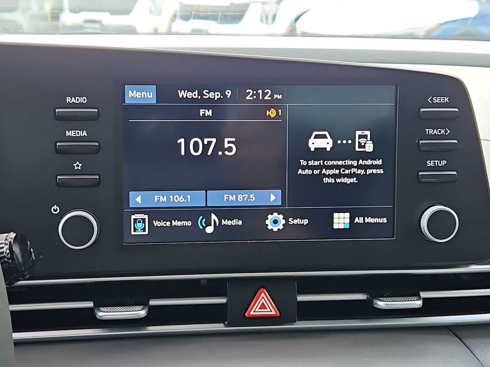 Used 2025 Hyundai Elantra SE FWD image 21