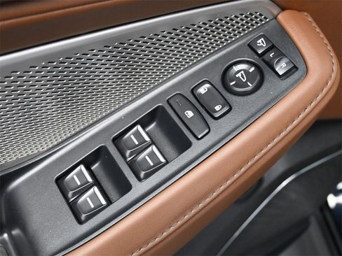 Used 2024 Acura MDX SH-AWD w/ Technology Package image 4