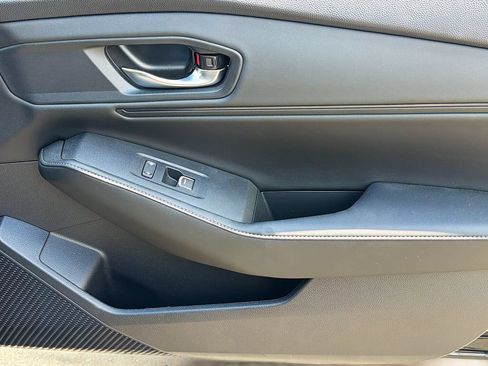 Used 2025 Honda Accord Sport image 29