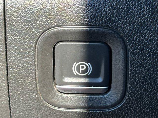 Used 2019 Chevrolet Silverado 1500 Custom w/ Infotainment Package RWD image 18