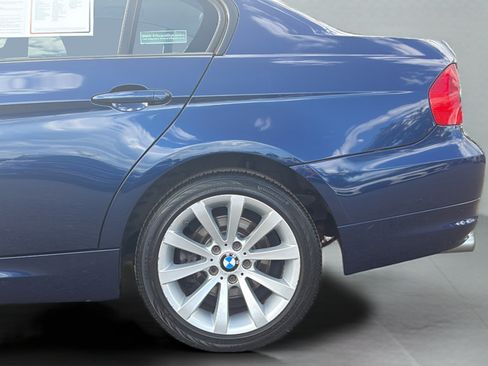 Used 2011 BMW 328i xDrive Sedan AWD/4WD image 28