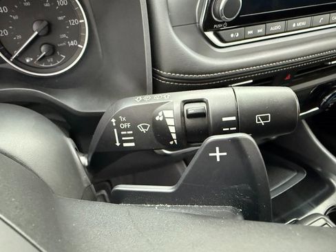 Used 2025 Nissan Rogue SV image 12