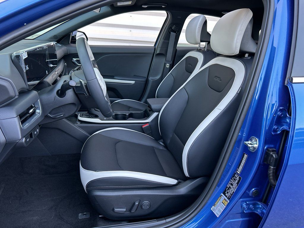 New 2026 Kia K4 GT-Line w/ GT-Line Sunroof Package FWD image 11