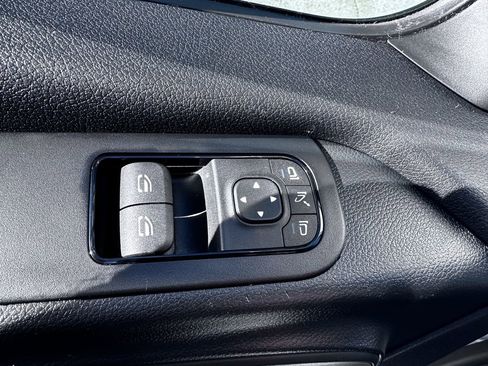 Used 2025 Mercedes-Benz Sprinter 2500 image 25