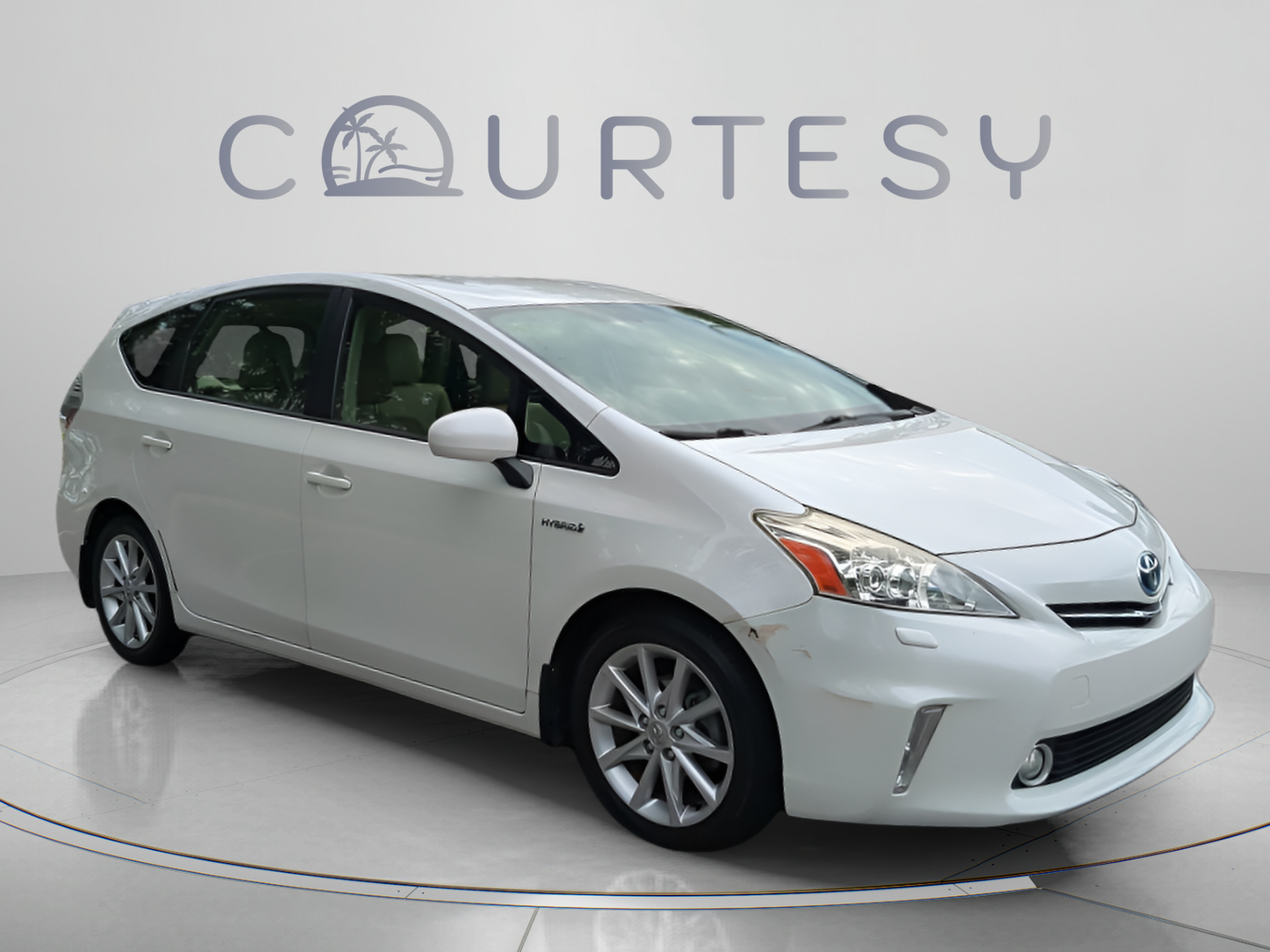 Used 2014 Toyota Prius V Five FWD image 9