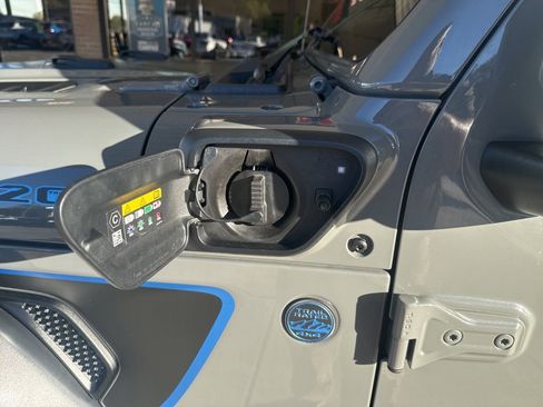 Used 2023 Jeep Wrangler Unlimited Rubicon 4xe image 27