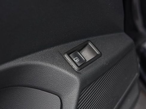 Used 2024 Volkswagen Taos S FWD image 9