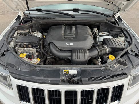 Used 2015 Jeep Grand Cherokee Laredo AWD/4WD image 23