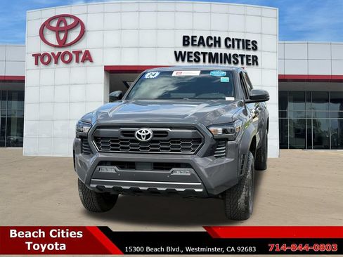 Certified 2024 Toyota Tacoma TRD Off-Road w/ TRD Off Road Upgrade Package AWD/4WD image 5