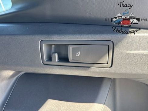 New 2025 Volkswagen Tiguan SE R-Line image 25