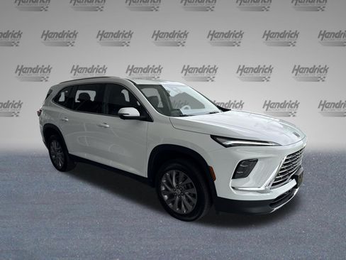 Used 2026 Buick Enclave Preferred FWD image 2