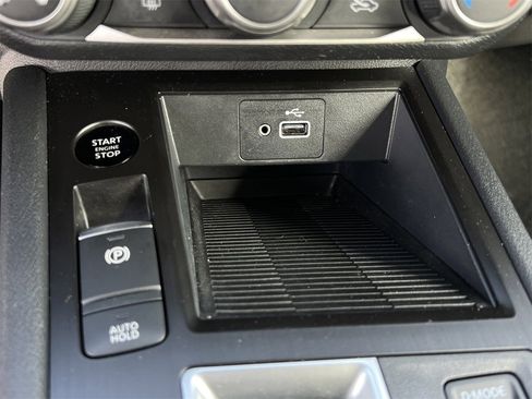 Certified 2025 Nissan Kicks S image 17