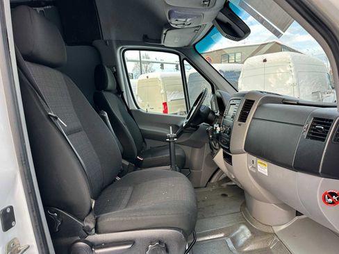 Used 2016 Freightliner Sprinter 2500 image 10