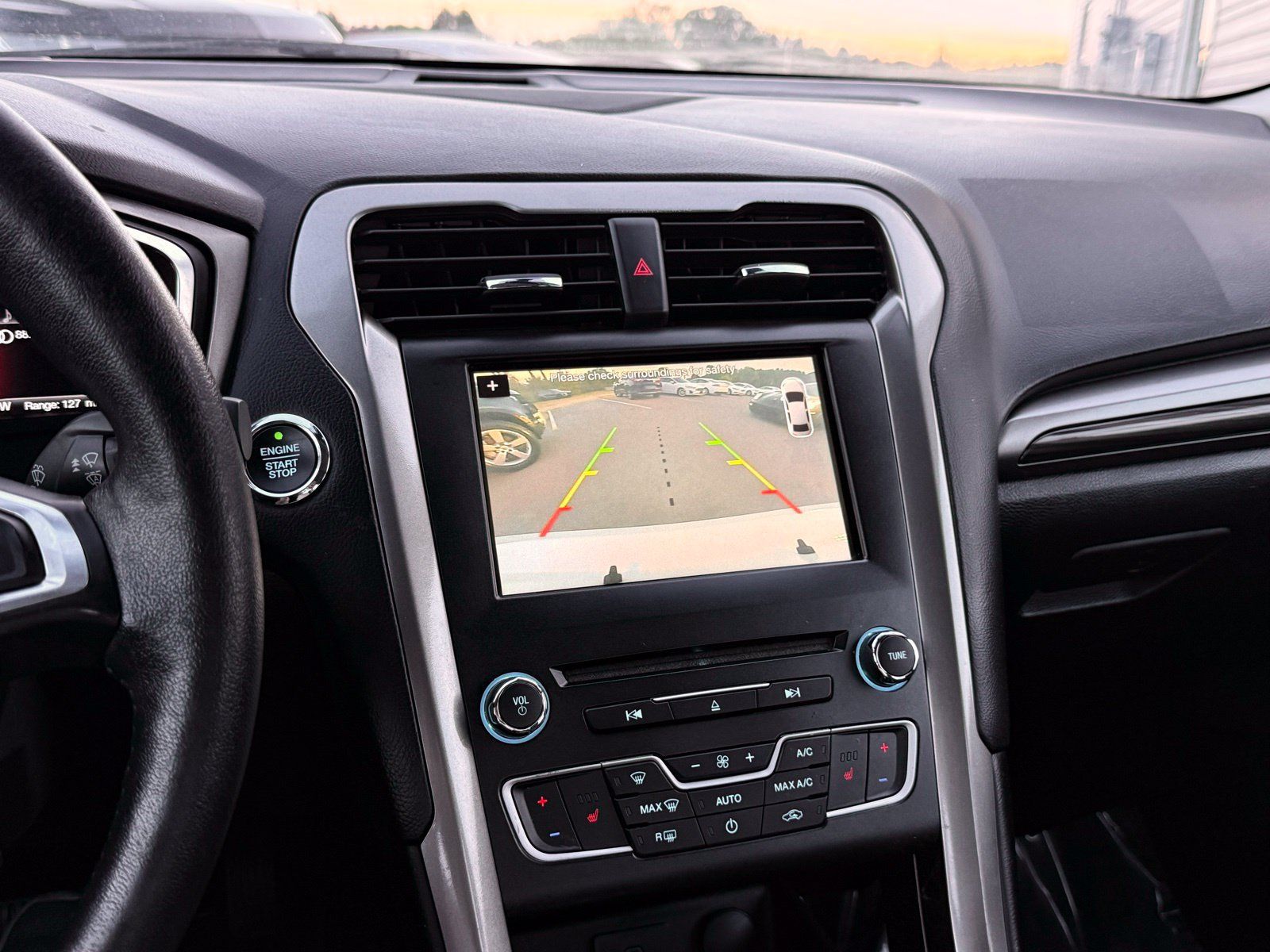 Used 2018 Ford Fusion SE w/ Equipment Group 602A FWD image 33