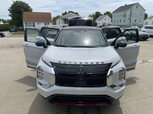 New 2026 Mitsubishi Outlander AWD image 30