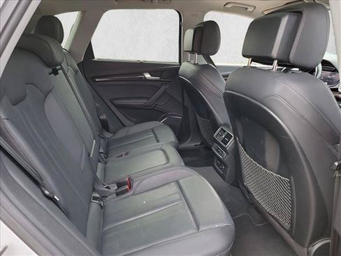 Used 2019 Audi Q5 2.0T Premium Plus w/ Premium Plus Package AWD/4WD image 12