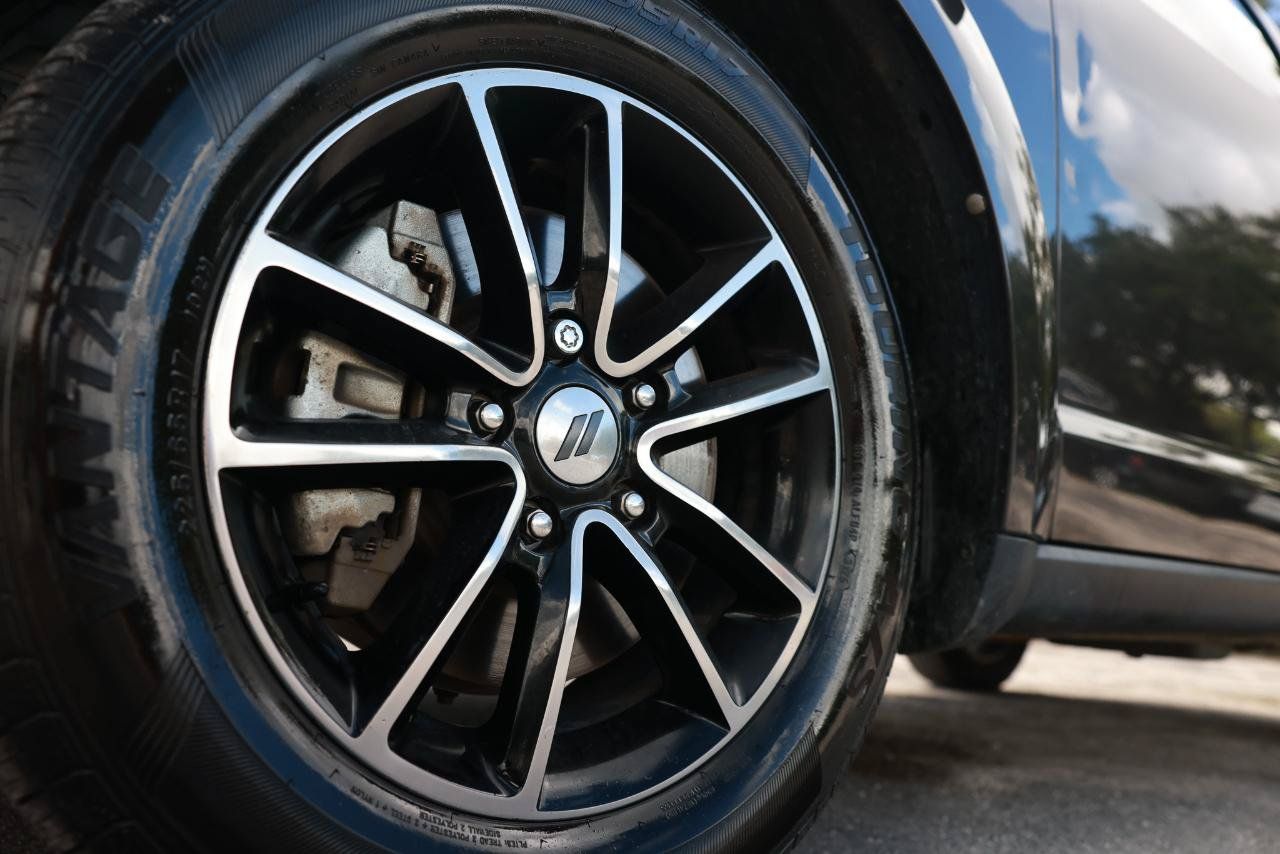 Used 2018 Dodge Journey SE w/ Connectivity Group FWD image 34