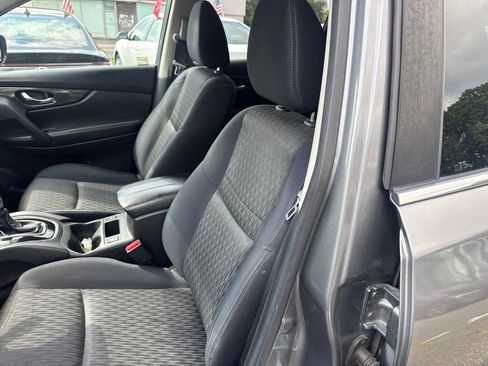 Used 2017 Nissan Rogue SV AWD/4WD image 6