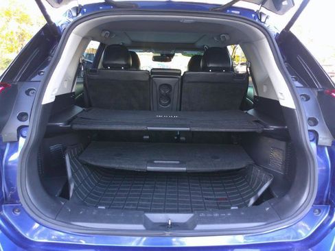 Used 2017 Nissan Rogue SL w/ SL Premium Package FWD image 9