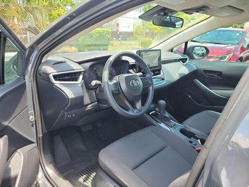 Used 2025 Toyota Corolla LE w/ Convenience Package FWD image 19