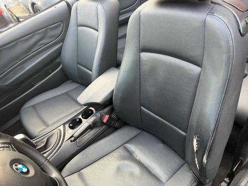 Used 2010 BMW 128i Convertible image 11