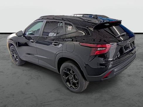 New 2026 Chevrolet Trax LT w/ Midnight Edition FWD image 11