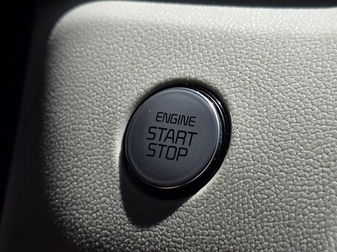 Used 2022 Kia Sorento S FWD image 47