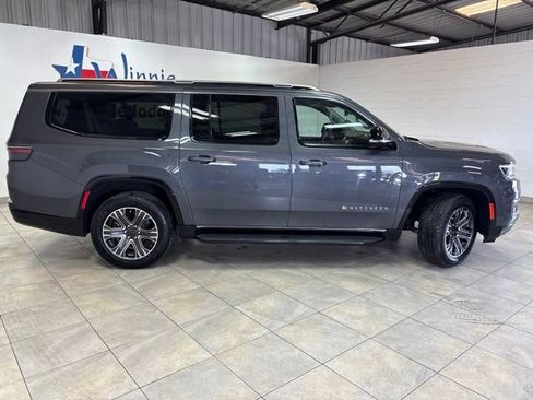 Used 2024 Jeep Wagoneer L Series II RWD image 6