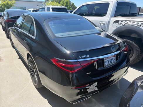 Used 2022 Mercedes-Benz S 580 4MATIC Sedan image 3