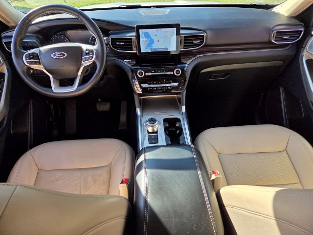 Used 2022 Ford Explorer Limited w/ Equipment Group 301A RWD image 13