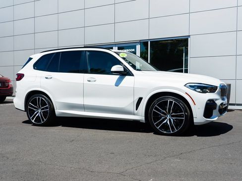 Used 2019 BMW X5 xDrive50i w/ M Sport Package AWD/4WD image 30