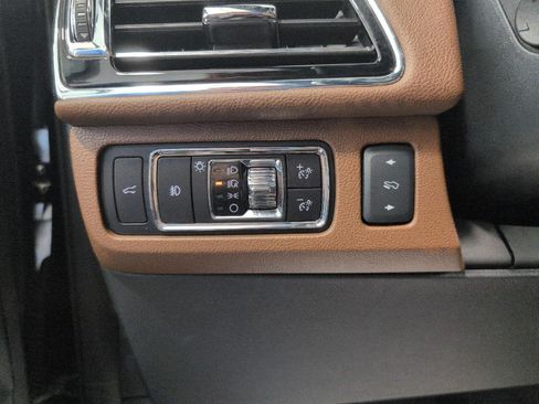 Used 2023 Lincoln Navigator Reserve AWD/4WD image 10