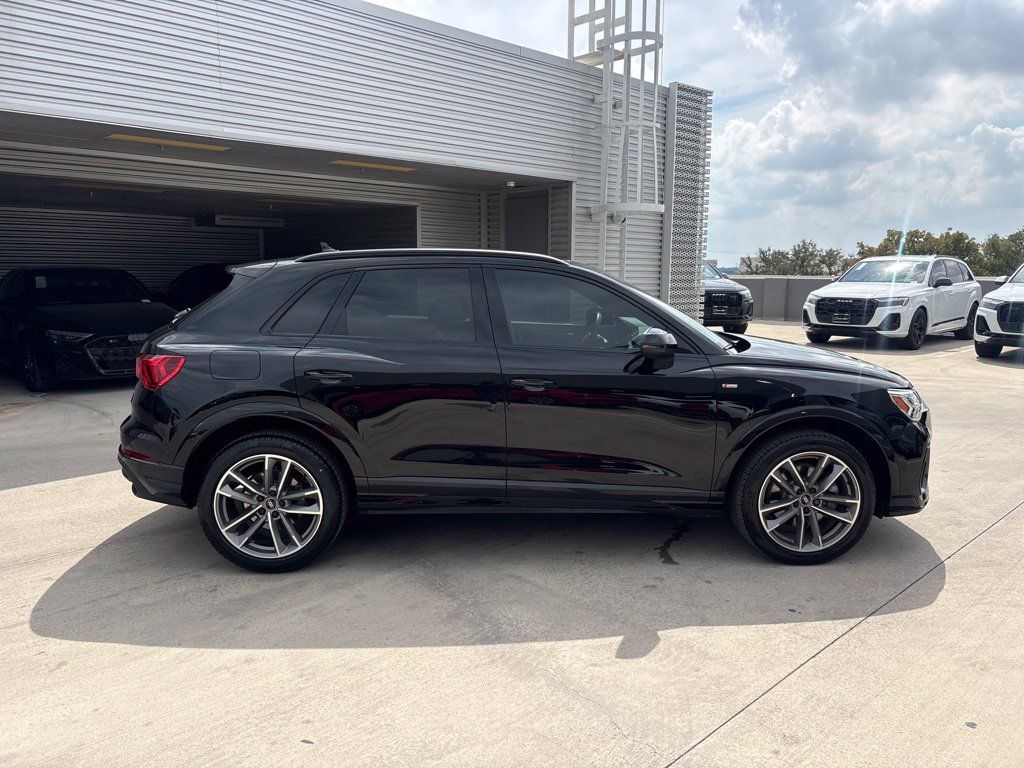 Used 2024 Audi Q3 2.0T Premium w/ Convenience Package AWD/4WD image 7
