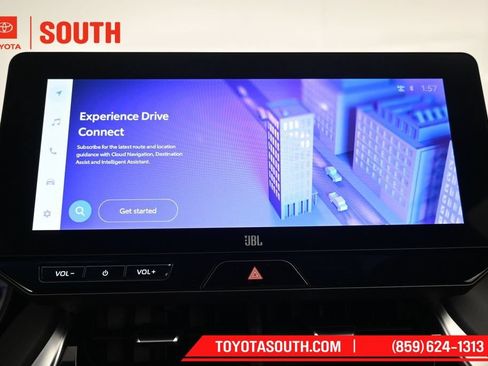Used 2023 Toyota Venza XLE AWD/4WD image 13