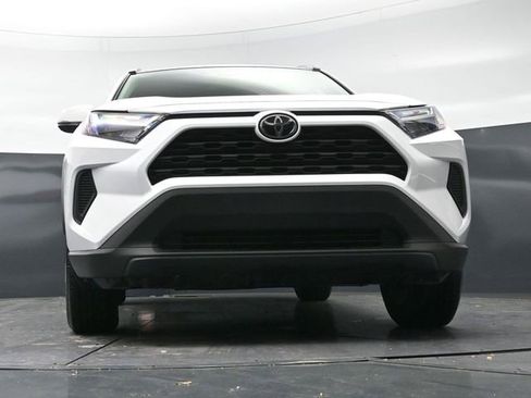 Used 2025 Toyota RAV4 XLE AWD/4WD image 34