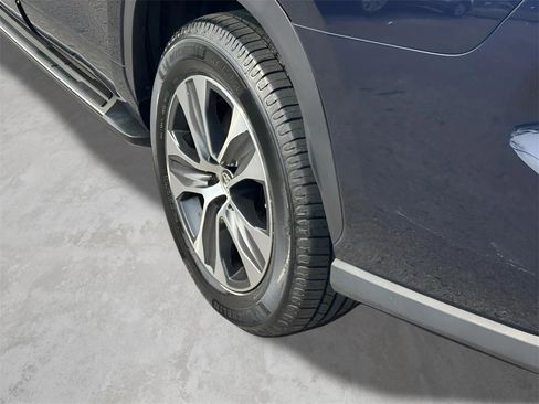 Used 2023 Toyota Highlander XLE image 6