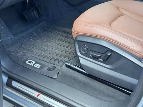 Used 2025 Audi Q8 Premium Plus image 22