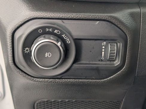 Used 2023 Jeep Wrangler Unlimited Sahara AWD/4WD image 13