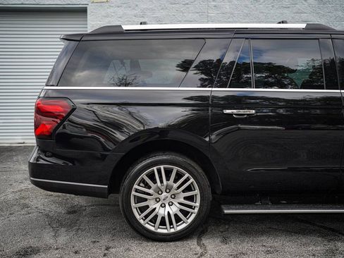 Used 2022 Ford Expedition Max Limited image 16