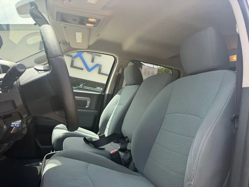 Used 2019 RAM 1500 Classic SLT AWD/4WD image 16