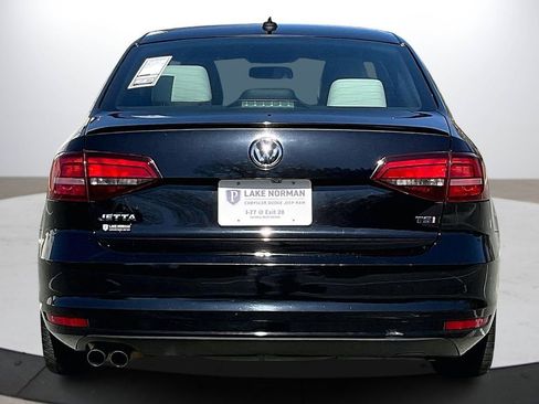 Used 2016 Volkswagen Jetta Sport image 8