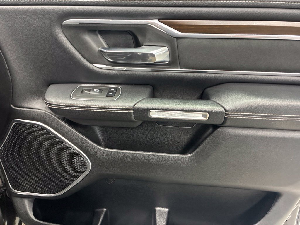 Used 2021 RAM 1500 Laramie AWD/4WD image 9