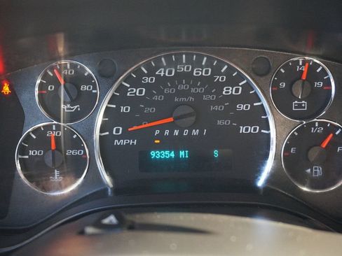 Used 2020 Chevrolet Express 3500 Extended w/ Driver Convenience Package RWD image 24