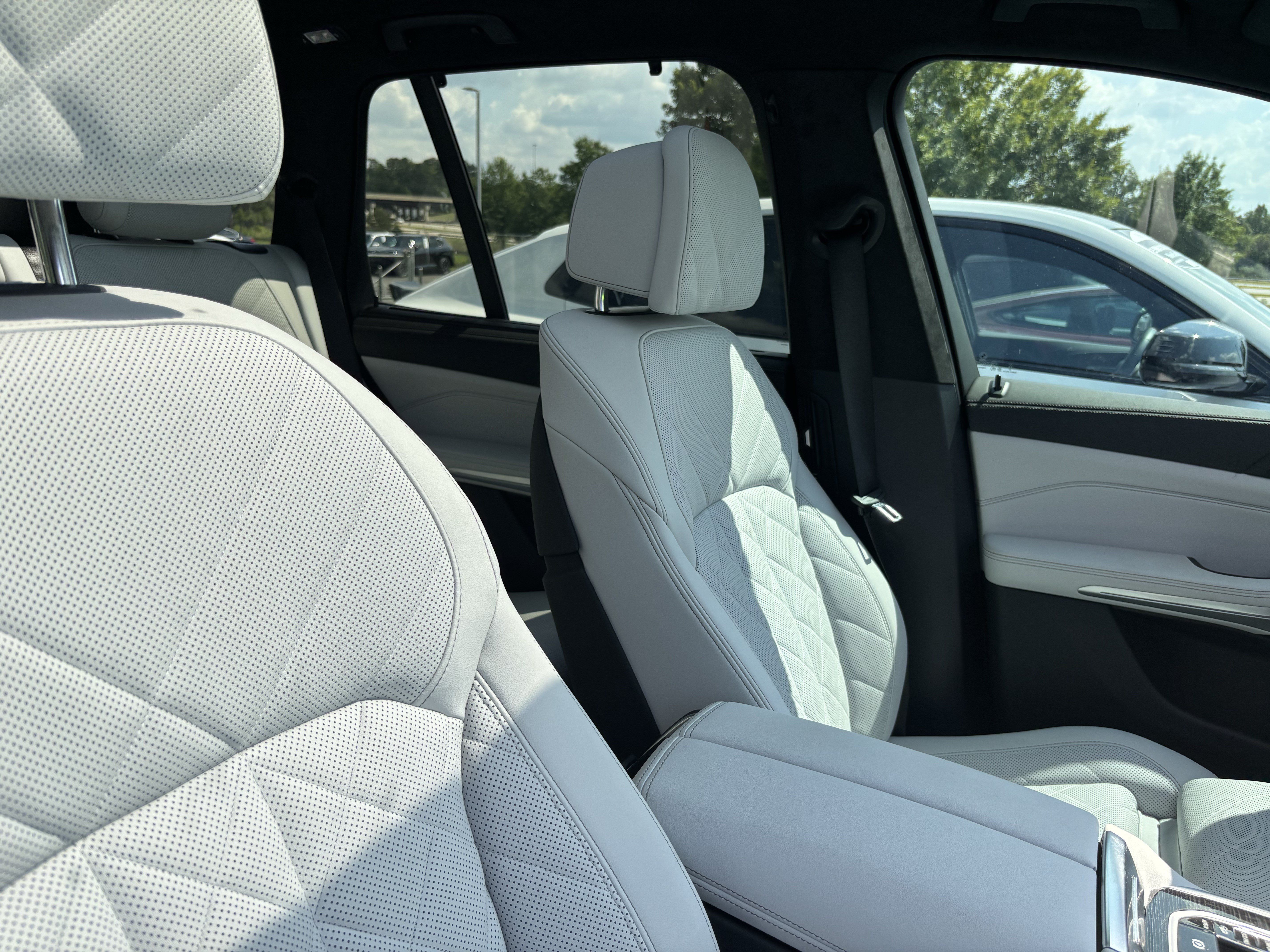 Certified 2024 BMW X5 xDrive40i w/ M Sport Package AWD/4WD image 35